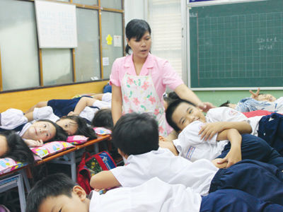 Nghể bảo mẫu lương dưới mức cơ bản